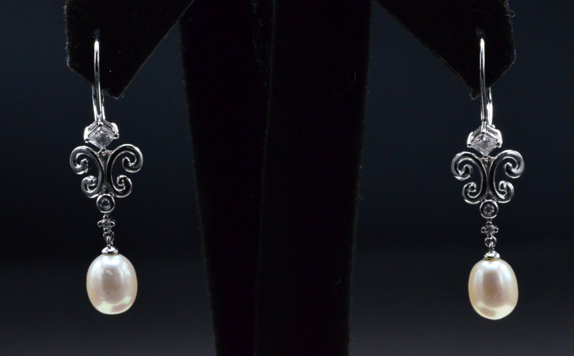 SOLD - The Pearl River: Fresh Water Pearl Dangler Earrings - Image 2