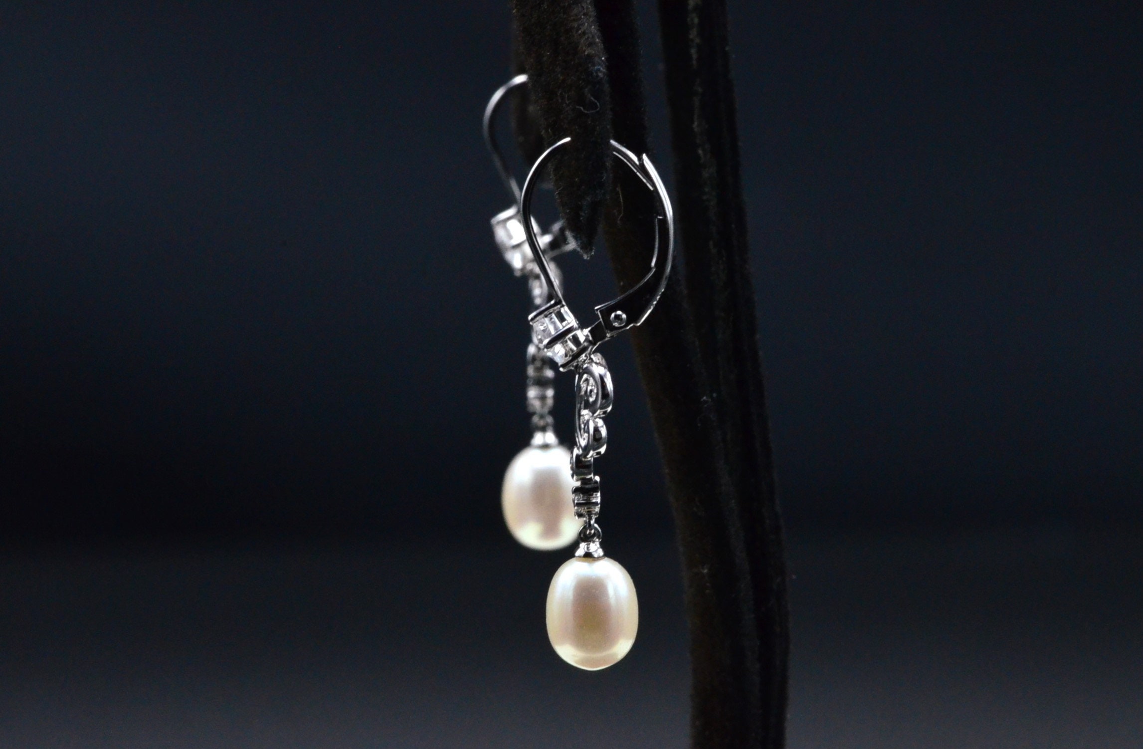 SOLD - The Pearl River: Fresh Water Pearl Dangler Earrings - Image 3